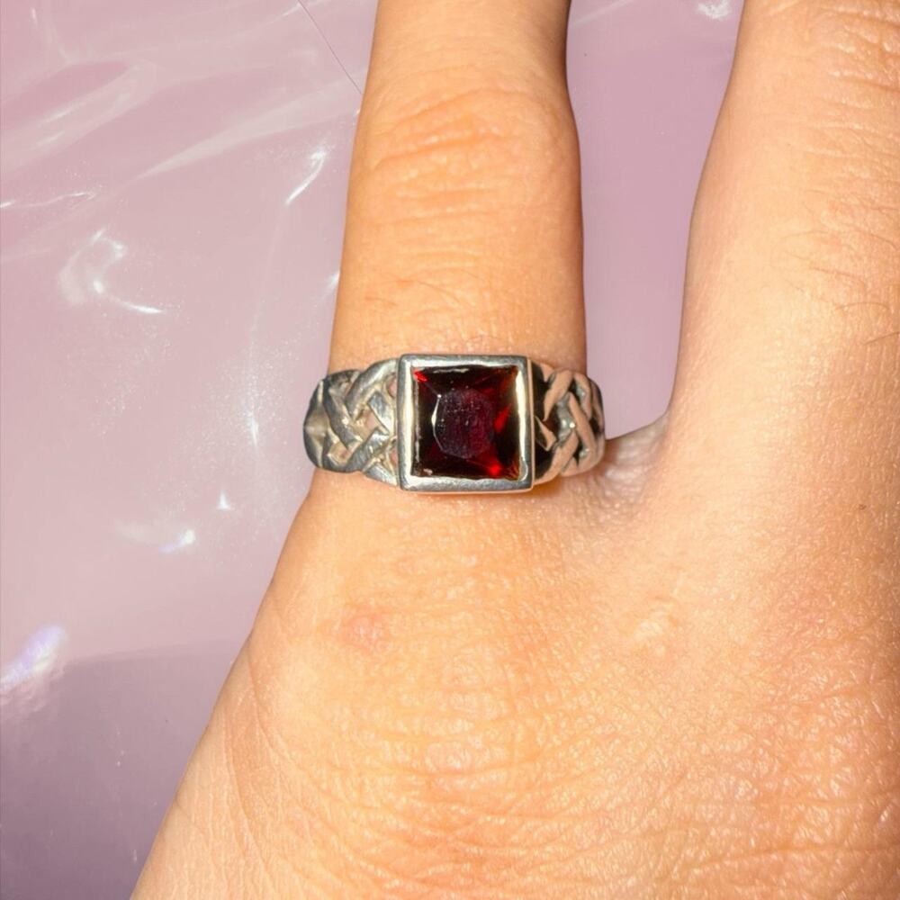Y2K goth romantic 925 Sterling Silver dark red garnet ring grunge Size 5